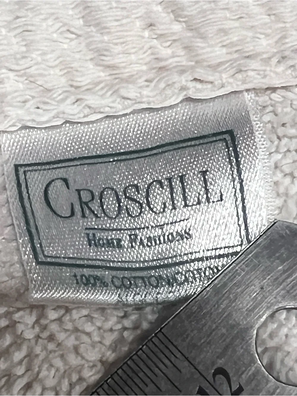 Croscill 100% Cotton Hand Towels 16x28 White/Green/Gray Fringed Set of 2